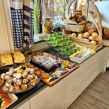 Monika Bed & Breakfast Криница Морска Екстериор снимка